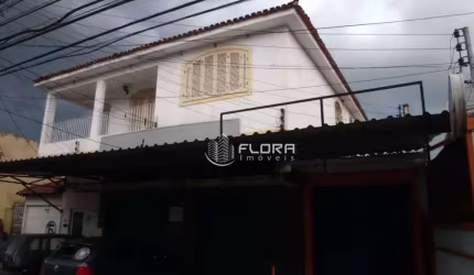 Sobrado de 3 quartos + loja de 36 metros quadrados