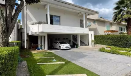 Casa em Condomínio para Venda em Santana de Parnaíba, Alphaville, 3 dormitórios, 3 suítes, 4 banheiros, 6 vagas