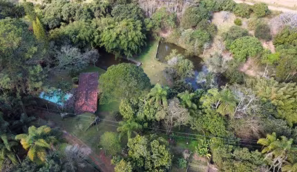 Sítio para Venda em Atibaia, Iara, 2 dormitórios, 1 suíte, 2 banheiros