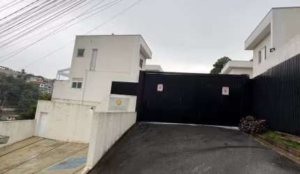 Casa em Condomínio para Venda em Santana de Parnaíba, Chácara do Solar II (Fazendinha), 2 dormitórios, 1 banheiro, 1 vaga