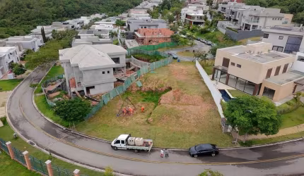 Terreno em Condomínio para Venda em Santana de Parnaíba, Alphaville