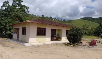 Excelente oportunidade de ter um terreno com Casa no interior! Ótima opção para você que ama área rural!