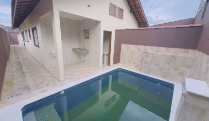Casa no bairro Savoy, em Itanhaem-SP