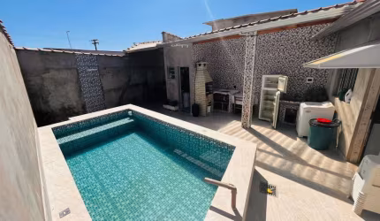 Casa lado praia no bairro Jardim das Palmeiras, em Itanhaém-SP