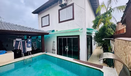 Casa no Jardim Suarão em Itanhaém