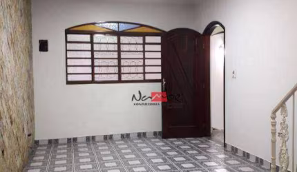 Sobrado a venda com 3 dormitórios sendo 2 suítes.