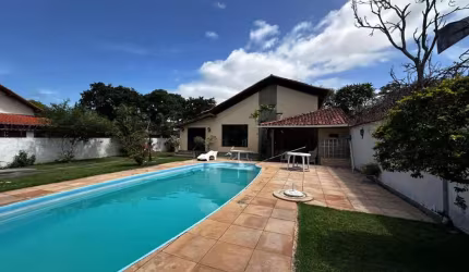 Mansão para Venda em Cabo Frio, Palmeiras, 5 dormitórios, 1 suíte, 4 banheiros, 7 vagas