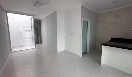 Apartamento para Venda em Cabo Frio, VILA DO PERO, 3 dormitórios, 1 suíte, 2 banheiros, 2 vagas