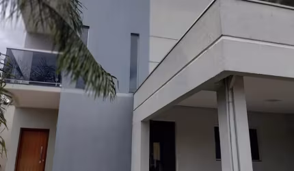 Alugue Casa Completa no Village Flamboyant – Piscina, Planejados e Muito Espaço!