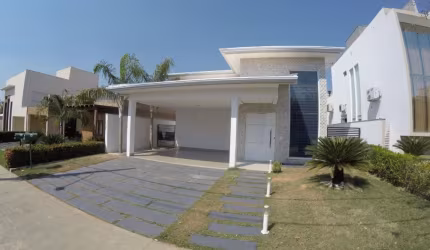 Casa em condomínio fechado com 4 quartos para alugar na Avenida Belvedere, 01, Condomínio Belvedere, Cuiabá, 150 m2 por R$ 9.500