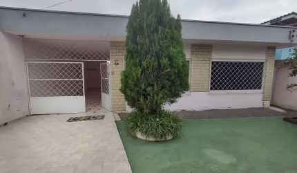 Casa com 3 quartos à venda na Rua Domingos Rampelotti, 71, São Roque, Itajaí por R$ 390.000