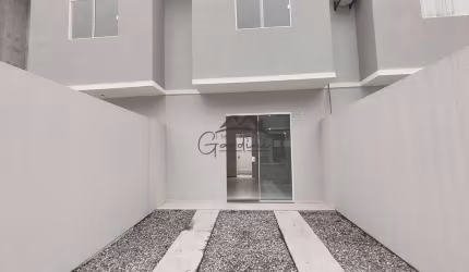 Casa em condomínio fechado com 2 quartos à venda na Rua Fermino Vieira Cordeiro, 2055, Espinheiros, Itajaí por R$ 320.000