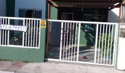 Casa com 2 quartos à venda na Rua Mariangela Rocha Fabeni, 750, Santa Regina, Itajaí por R$ 320.000