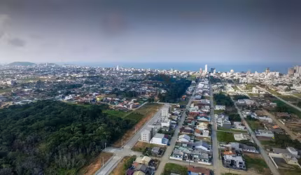 Apartamento com 2 quartos à venda na Rua do Príncipe, Itacolomi, Balneário Piçarras por R$ 399.785
