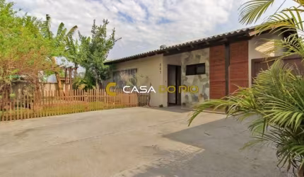 Casa com 4 quartos à venda na Avenida Tramandaí, 841, Ipanema, Porto Alegre por R$ 690.000