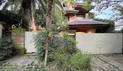 Casa com 3 quartos à venda na Rua Edgar Luiz Schneider, 15, Jardim Isabel, Porto Alegre por R$ 1.300.000