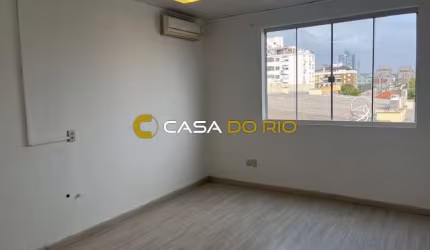 Ponto comercial para alugar na Avenida Icaraí, 780, Cristal, Porto Alegre por R$ 1.500