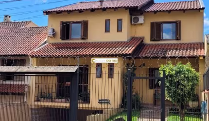 Casa com 3 quartos à venda na Rua Doutor Mário Totta, 2812, Tristeza, Porto Alegre por R$ 870.000