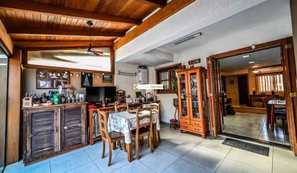 Casa em condomínio fechado com 2 quartos à venda na Avenida Edgar Pires de Castro, 1286, Aberta dos Morros, Porto Alegre por R$ 369.000