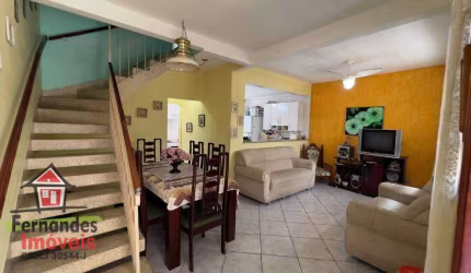 Sobrado com 3 dormitórios em condomínio 650 metros da praia à venda  110 m² por R$ 480.000  Guilhermina  Praia Grande SP
