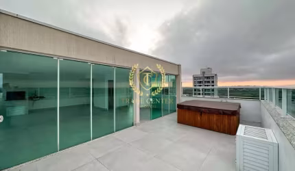 Cobertura Triplex muito Ampla no Centro
