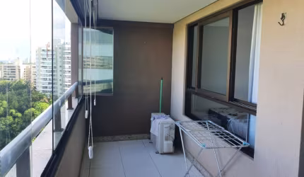 Vendo Excelente Quarto e Sala, Nascente no  Cosmopolitan  localizado em Alphaville/ Paralela .