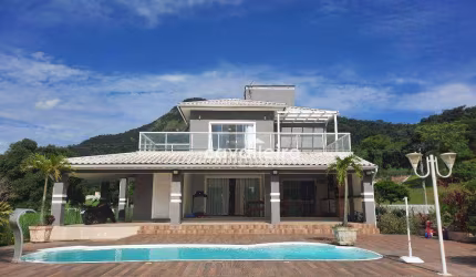 Casa com 5 Quartos, Piscina, Área Gourmet, 341 m² Construído - Ubatiba - Maricá/RJ