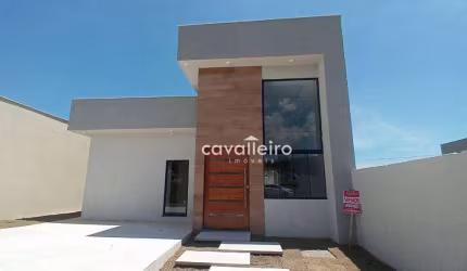 Casa com 3 quartos, sendo 1 suíte, em Condomínio fechado à venda, por R$ 485.000 -  Caxito - Maricá/RJ