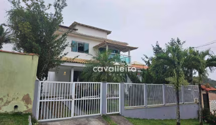 Excelente duplex em condomínio no centro de Marica!!!