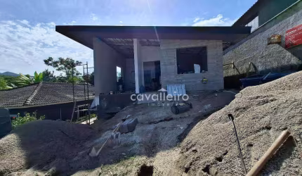 Casa com 4 dormitórios à venda, 132 m² por R$ 690.000 - Ubatã - Caxito - Maricá/RJ