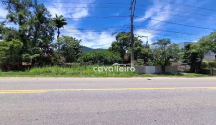 Lote multifamiliar as margens da RJ 114