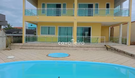 CASA PÉ NA AREIA EM MARICÁ - 3 SUÍTES, ÁREA GOURMET, PISCINAS E VISTA PARA A PRAIA!