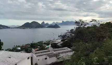 Casa com 5 dormitórios à venda, 405 m² por R$ 2.500.000,00 - São Francisco - Niterói/RJ