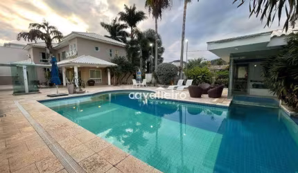 MANSÃO ESPETACULAR NO CONDOMÍNIO BOSQUE DE ITAPEBA - 5 SUÍTES - PISCINA - SAUNA - ÁREA GOURMET