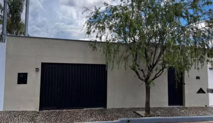 ÓTIMA CASA NOVA COM 180 M² DE ÁREA ÚTIL NO JARDIM EUROPA EM UBERLÂNDIA-MG