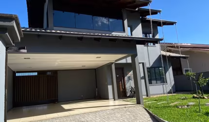 Sobrado no bairro Santo Antônio