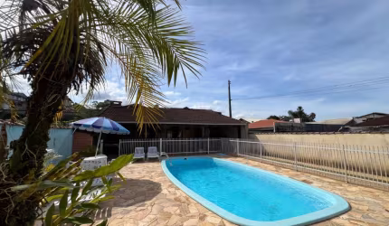 Casa no floresta com amplo terreno