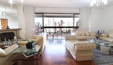 Espaçoso apartamento de 226m² sendo 04 suites + 04 vagas!