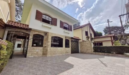 SOBRADO ESPETACULAR EM CONDOMINIO