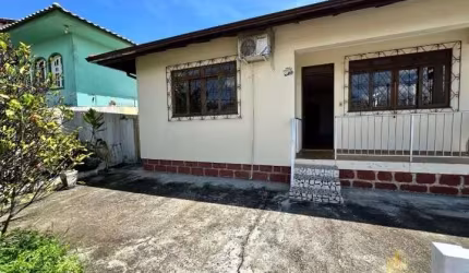 Casa com pátio no Bairro Abraão em Florianópolis/SC