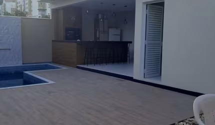 Linda casa  - ALTO PADRÃO