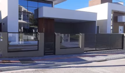 Casa no Pedra Branca - Alto Padrão