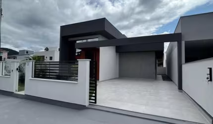 Linda casa em São José/SC - VENDA