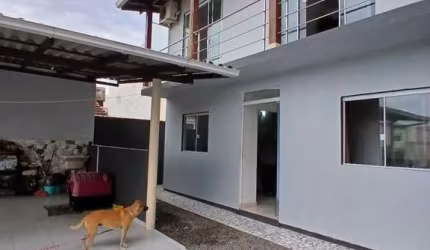 Espetacular casa no Loteamento Lisboa em São José/SC