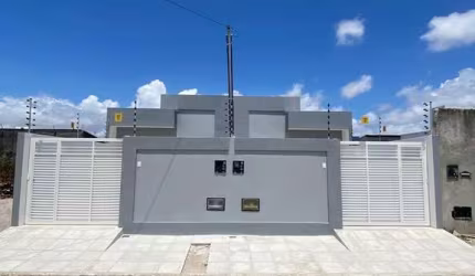 Casa Impecável em Gramame:100m² de Área Total, 2 Quartos e Ótimo Acabamento