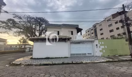 Sobrado com 4 dorms, Aviação, Praia Grande - R$ 590 mil, Cod: 423