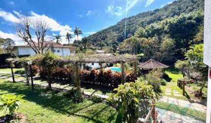 Casa para Venda em Teresópolis, Green Valleiy, 5 dormitórios, 2 suítes, 5 banheiros, 7 vagas