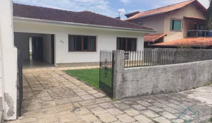 Casa para Venda em Teresópolis, FAZENDINHA, 3 dormitórios, 1 suíte, 3 banheiros, 2 vagas
