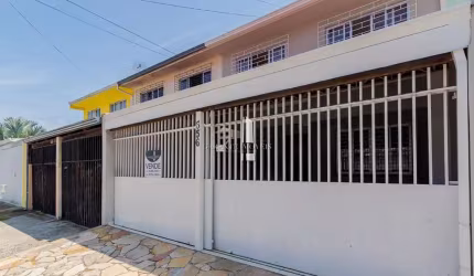 Sobrado para Venda em Pinhais, Centro, 3 dormitórios, 2 banheiros, 2 vagas