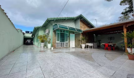Casa Isolada com 3 dormitórios à venda, 180 m² por R$ 1.200.000 - Canto do Forte - Praia Grande/SP
